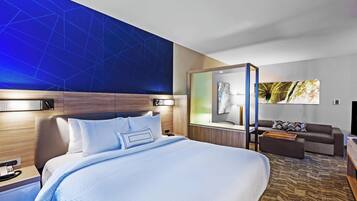 Estudio, 1 cama de matrimonio grande con sofá cama | Escritorio, tabla de planchar con plancha, cunas (de pago) y wifi gratis