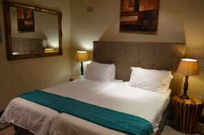 Standaard kamer | Een minibar, een bureau, extra bedden (toeslag), gratis wifi
