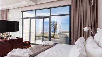 Premium bedding, minibar, in-room safe, desk