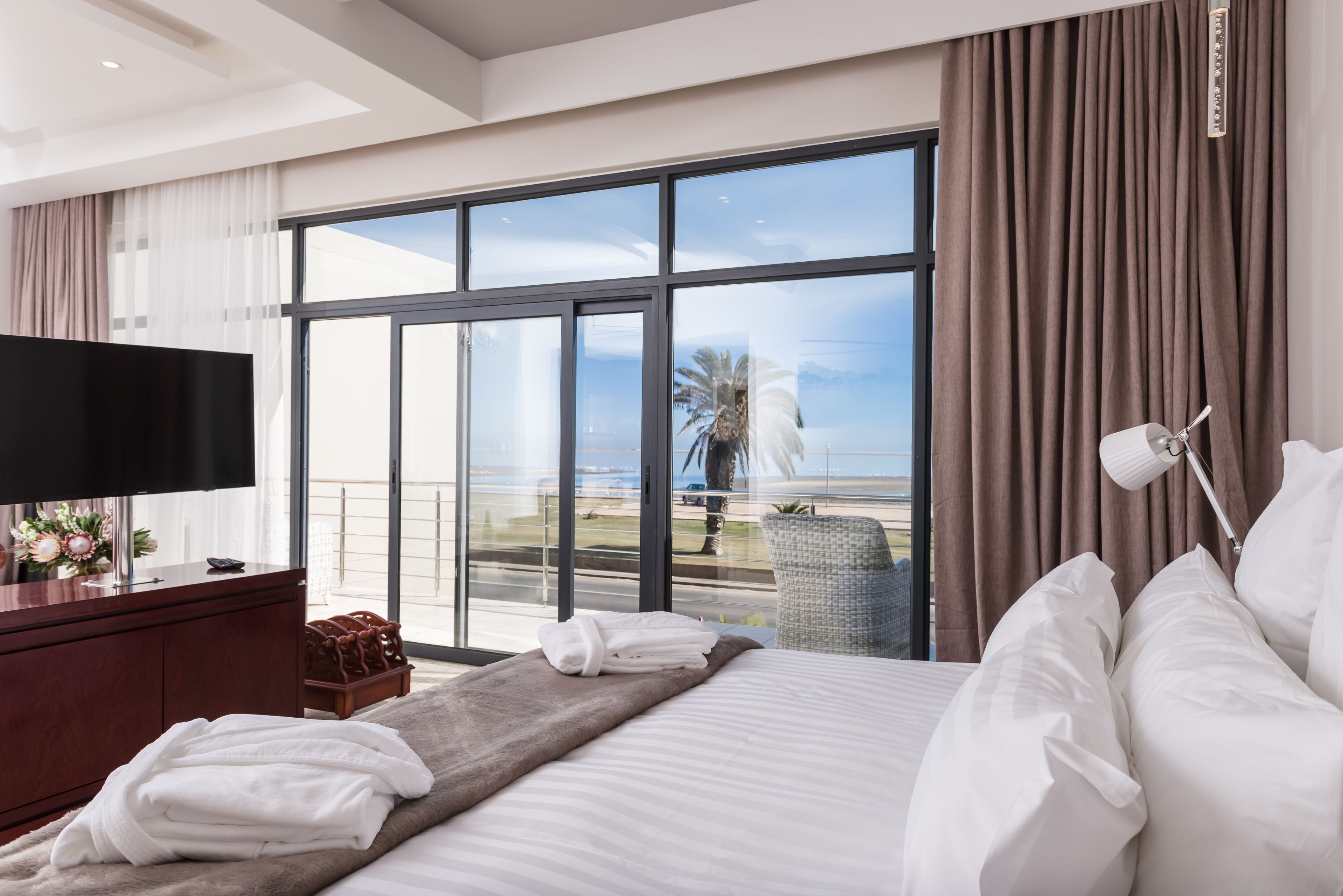 Premium bedding, minibar, in-room safe, desk