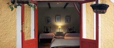 Familien-Vierbettzimmer | Terrasse/Patio