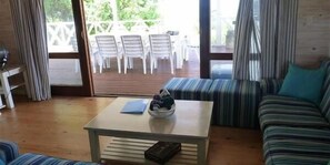 Chalet, 3 Bedrooms (Briza Do Mar ) | Living area - Self catering Mozambique (Praia do Bilene)
