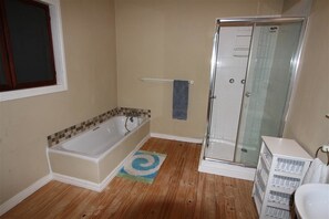 Chalet, 3 chambres (Briza Do Mar ) | Salle de bain | Serviettes fournies