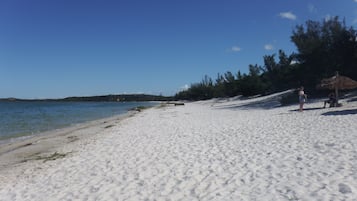 Una spiaggia nelle vicinanze