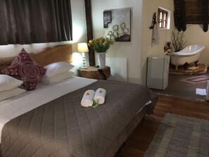 Luxury King Room Upperdeck | Bathroom | Shower, free toiletries, towels - The Birdhouse (East London)