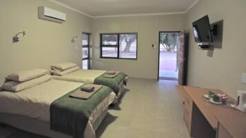 Ropa de cama de alta calidad, escritorio, wifi gratis y ropa de cama