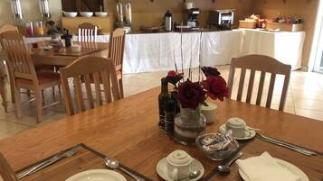 Desayuno completo incluido todos los días