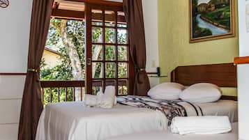 Apartamento | Frigobar, cofres nos quartos, escrivaninha, cortinas blackout