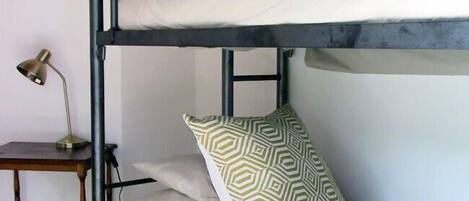 3 bedrooms, iron/ironing board, free WiFi