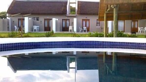 Kolam renang outdoor