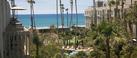 إطلالة من الشرفة