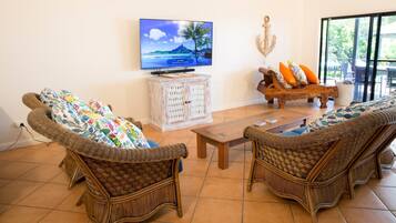 Deluxe House, 4 Bedrooms, Oceanfront | Living room | Flat-screen TV, fireplace, DVD player