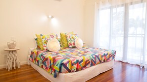 Maison Deluxe, 4 chambres, en front de mer | 1 chambre, literie de qualité supérieure, fer et planche à repasser