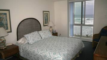 Apartment, 2 Bedrooms, Sea Facing | 2 bedrooms, iron/ironing board, free cribs/infant beds, travel crib