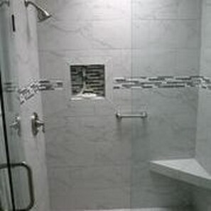 Apartment, 1 Schlafzimmer, Meerseite | Badezimmer | Duschwanne, Haartrockner, Handtücher