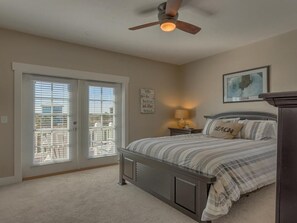 獨棟房屋, 多張床, 部分海景 (Livin' the Dream) | 4 間臥室、熨斗/熨衣板、免費無線上網、床單