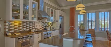 House, Multiple Beds (Summer Dream) | Private kitchen | Fridge, microwave, oven, stovetop