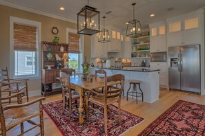 House, 3 Twin Beds, Partial Ocean View (Cape Cottage) | Dining