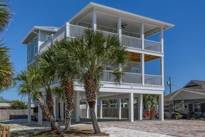 Fachada de la propiedad