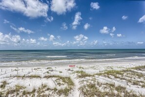 Appartement, 4 chambres | Plage