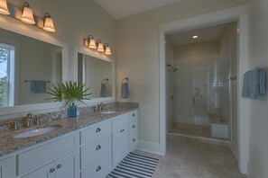 Bathroom amenities - Sunset Cottage (Port St. Joe)