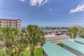 Leilighet, 4 soverom, sjøvendt | Utsikt fra overnattingsstedet