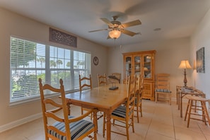 Apartment, 4 Bedrooms, Sea Facing | Dining