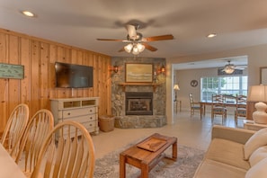 Apartment, 4 Bedrooms, Sea Facing | Dining