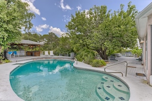 Apartment, 4 Bedrooms, Sea Facing | Pool