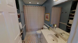 House, 3 Twin Beds, Sea View (Last Resort) | Bathroom | Combined shower/tub, towels - Last Resort (Port St. Joe)