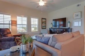 Apartment, 3 Bedrooms | Living area