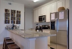 Apartment, 3 Bedrooms | Private kitchen