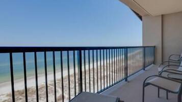 Apartment, 3 Bedrooms | Balcony