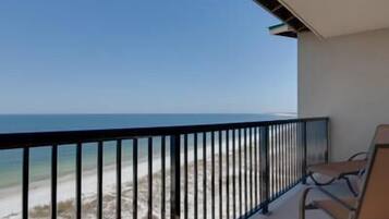 Căn hộ, 3 phòng ngủ | Ban công