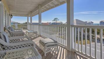 House, Multiple Beds (Cape Paradise) | Balcony view