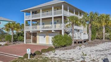 House, Multiple Beds (Cape Paradise) | Property entrance