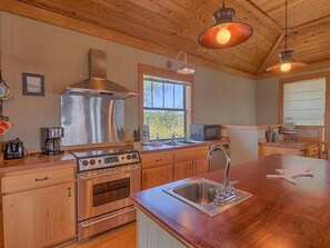 Apartment, 2 Bedrooms, Sea Facing | Private kitchen
