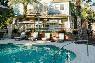 Outdoor pool, pool umbrellas, sun loungers