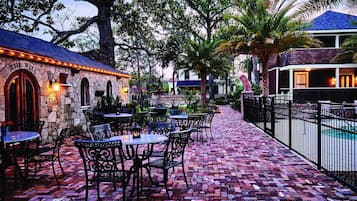 Poolside bar