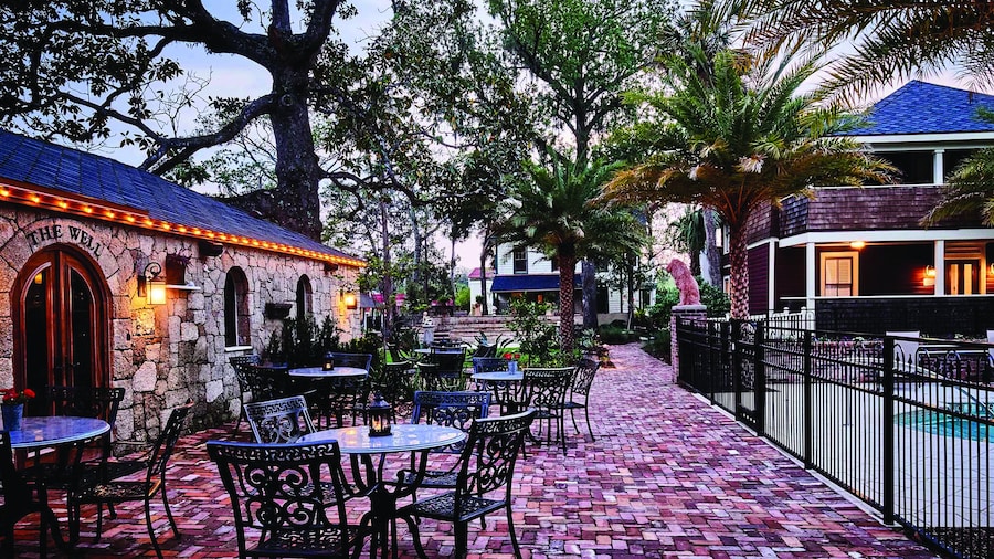 The Collector Inn - Adults Only