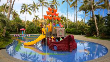 2 outdoor pools, pool umbrellas, sun loungers