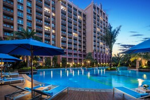 2 outdoor pools, pool umbrellas, sun loungers