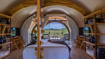 Tienda superior | 1 dormitorio, minibar con artículos gratuitos, caja fuerte y wifi gratis