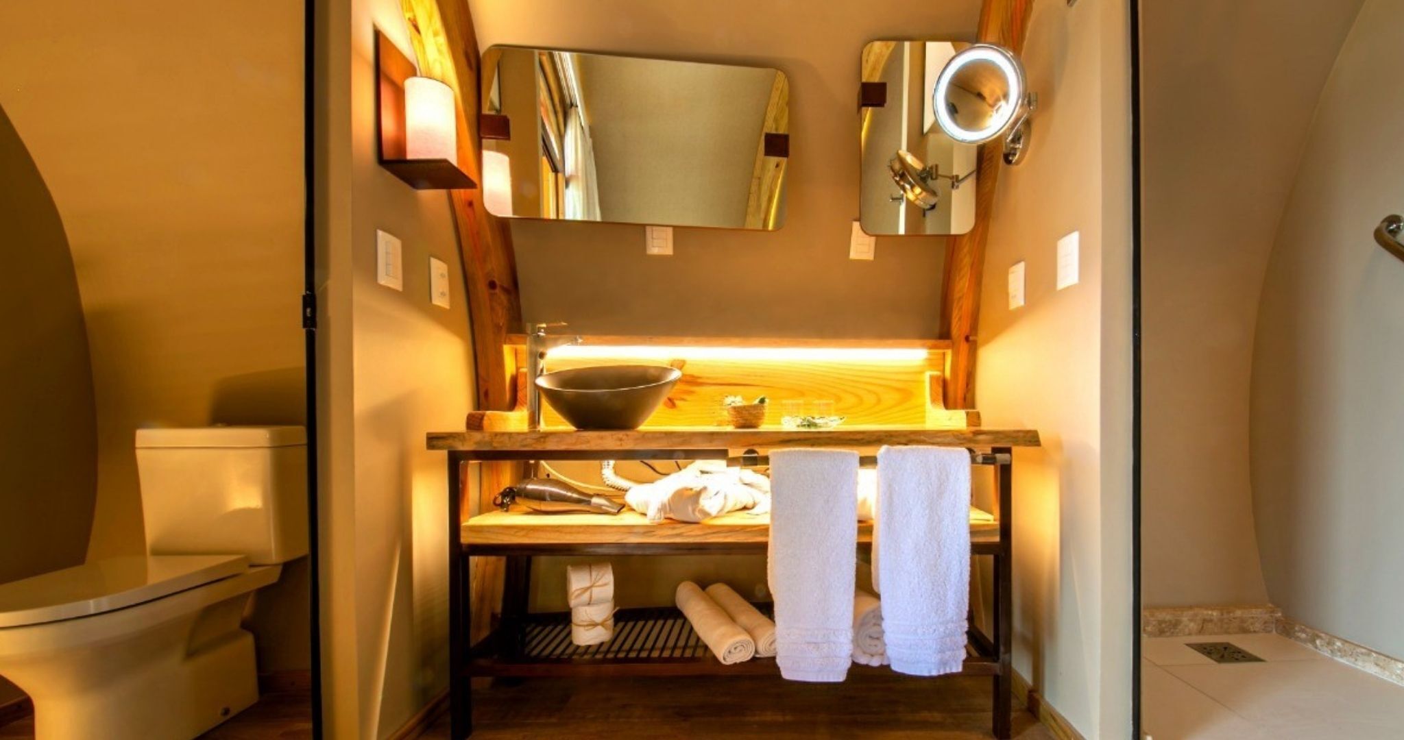 superior tent | bathroom | shower, free toiletries, hair dryer, bathrobes