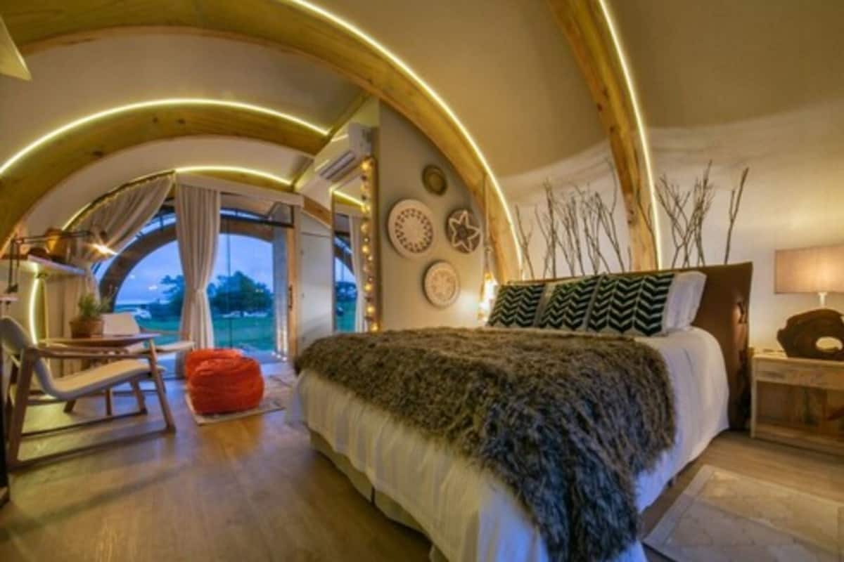 Pillowtop beds, free minibar, in-room safe, individually decorated