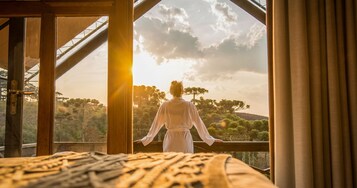 Suite | Free minibar, in-room safe, free WiFi, bed sheets