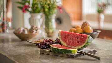 Daily continental breakfast (USD 10.00 per person)