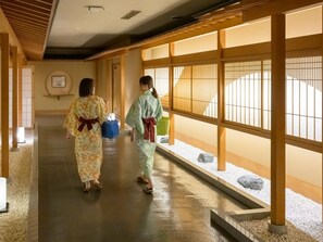 Public bath - Tendo Hotel (Tendo)