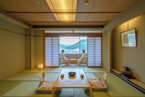 ห้องสแตนดาร์ด, ปลอดบุหรี่ (Japanese Style, Main Building ) | ตู้นิรภัยในห้องพัก, Wi-Fi ฟรี, ผ้าปูที่นอน