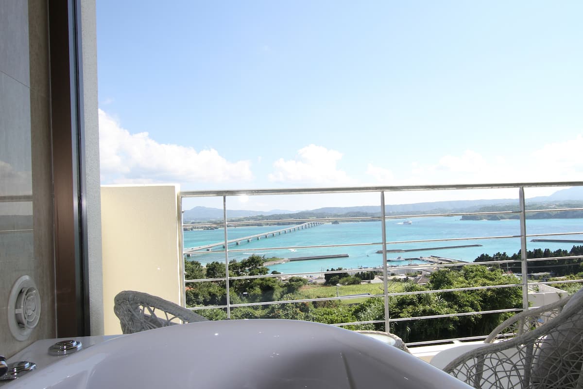 deluxe suite, star jasmine (2f) | balcony